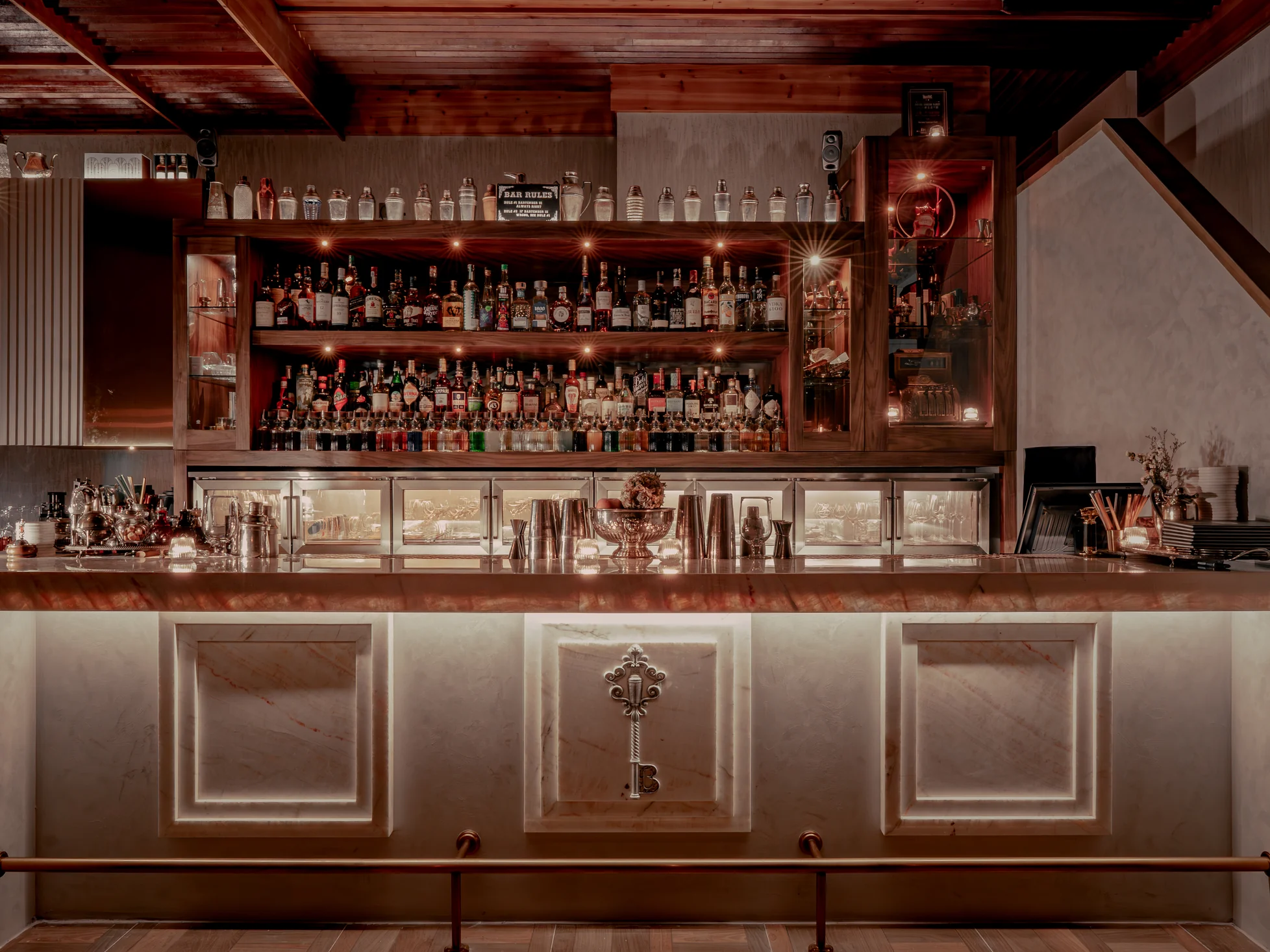 Central bar at Barules Cocktail Club